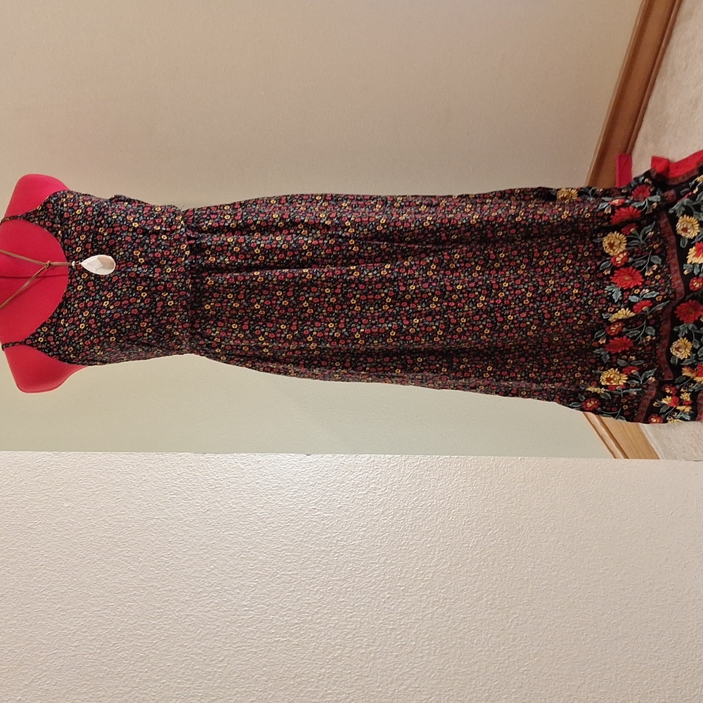 Pretty Floral Long Dress - Picture 2 of 9